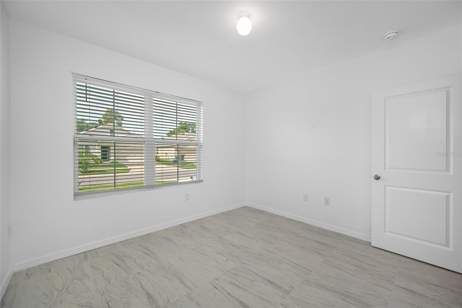 605 BLUE POINT DR — photo 29