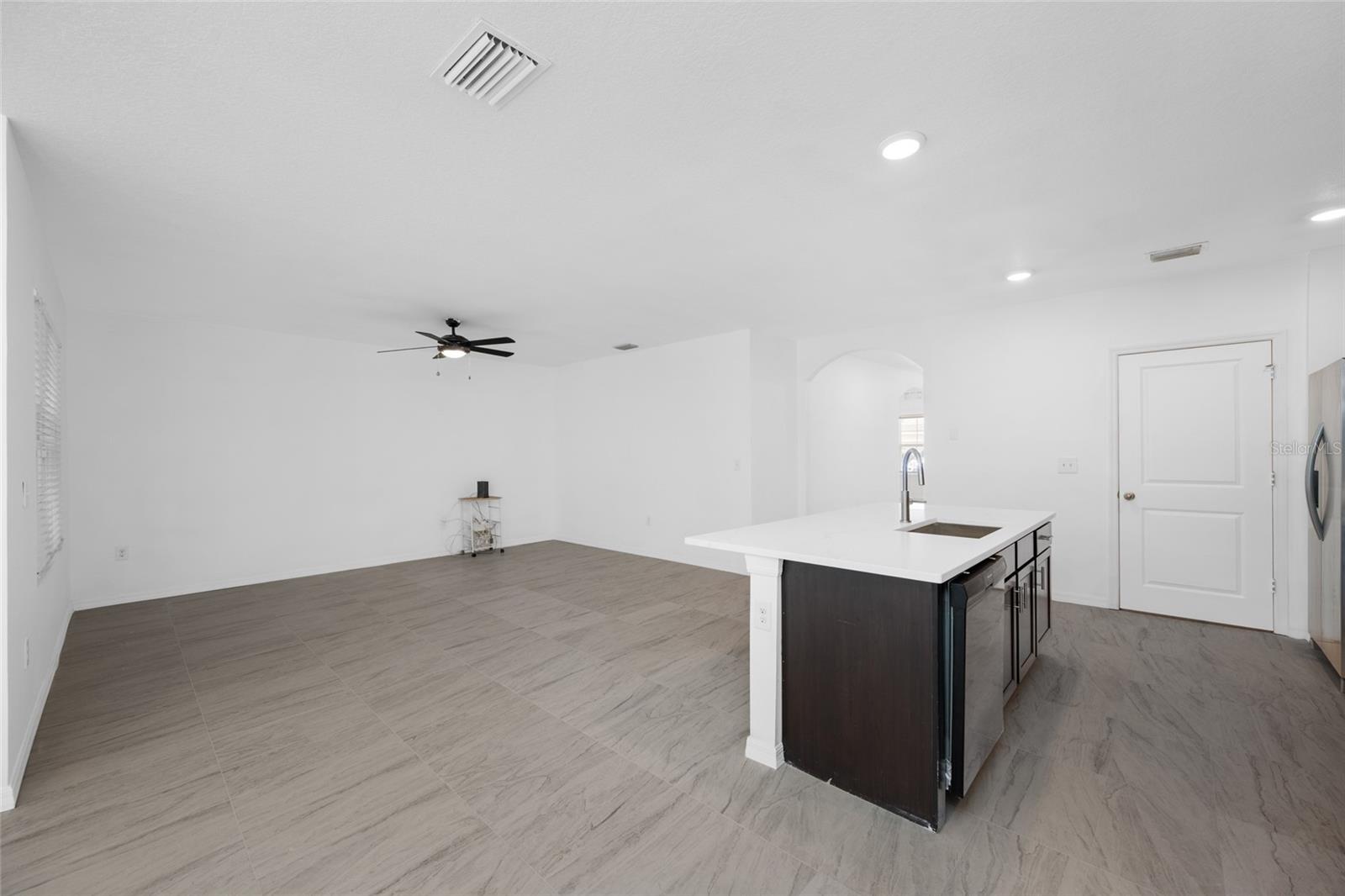 605 BLUE POINT DR — photo 13