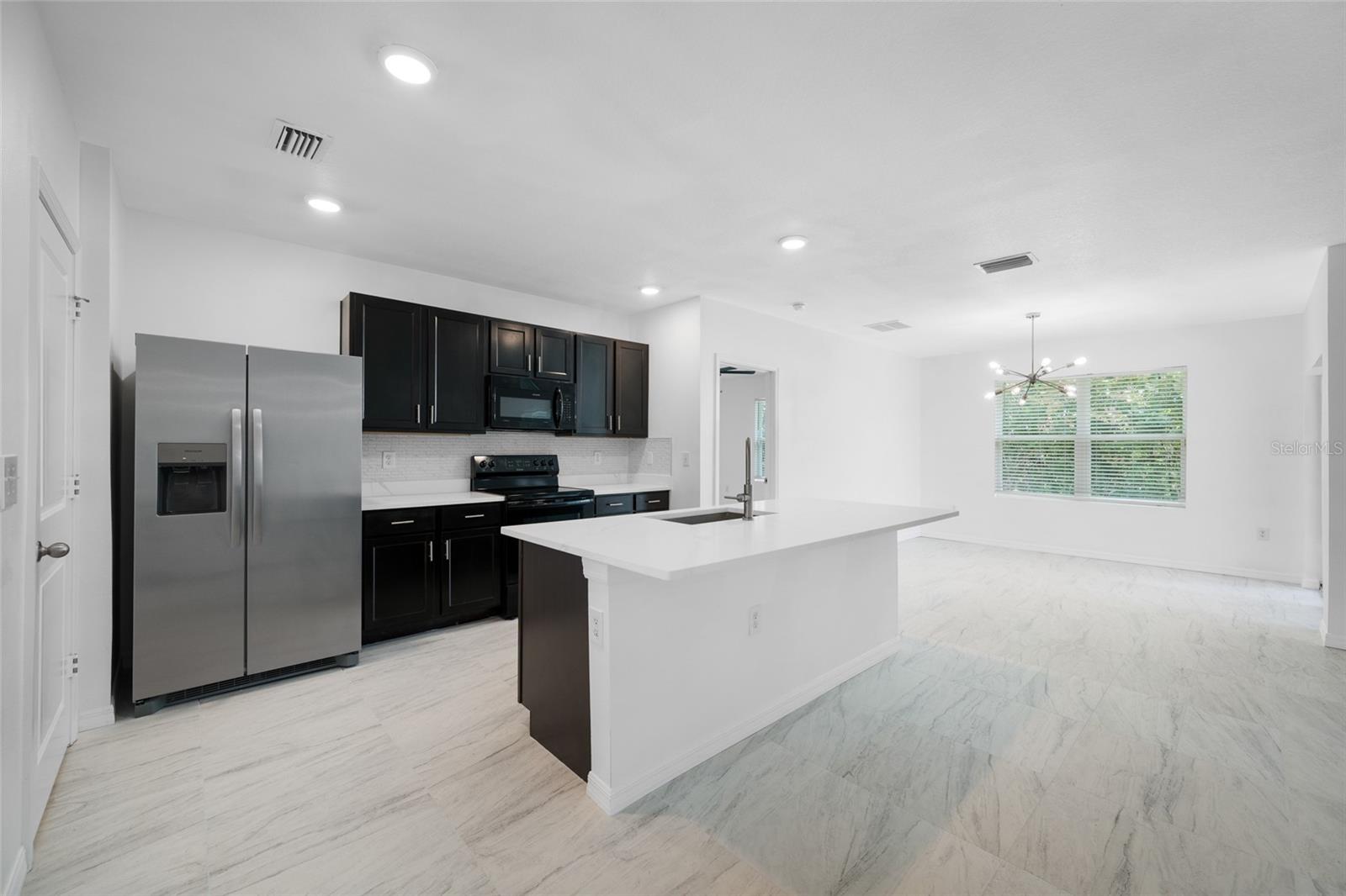 605 BLUE POINT DR — photo 6