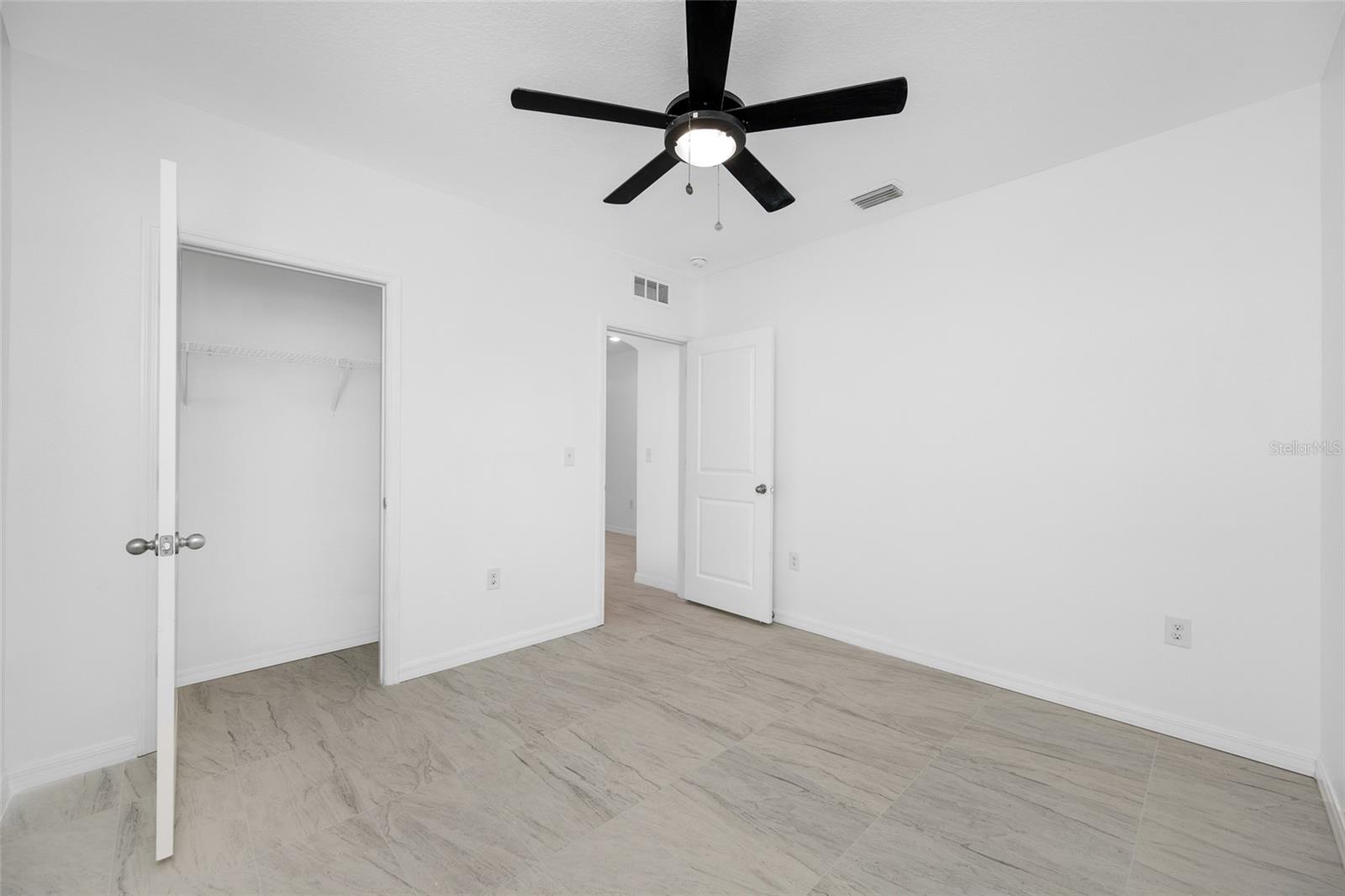 605 BLUE POINT DR — photo 33