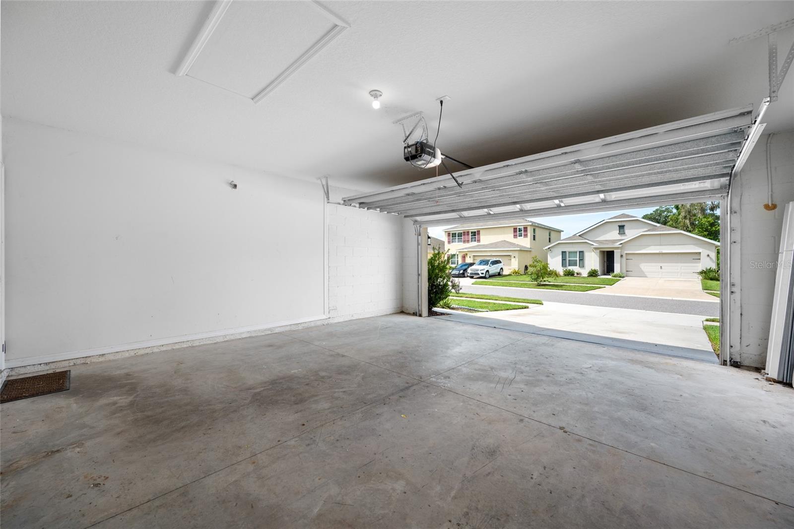605 BLUE POINT DR — photo 39