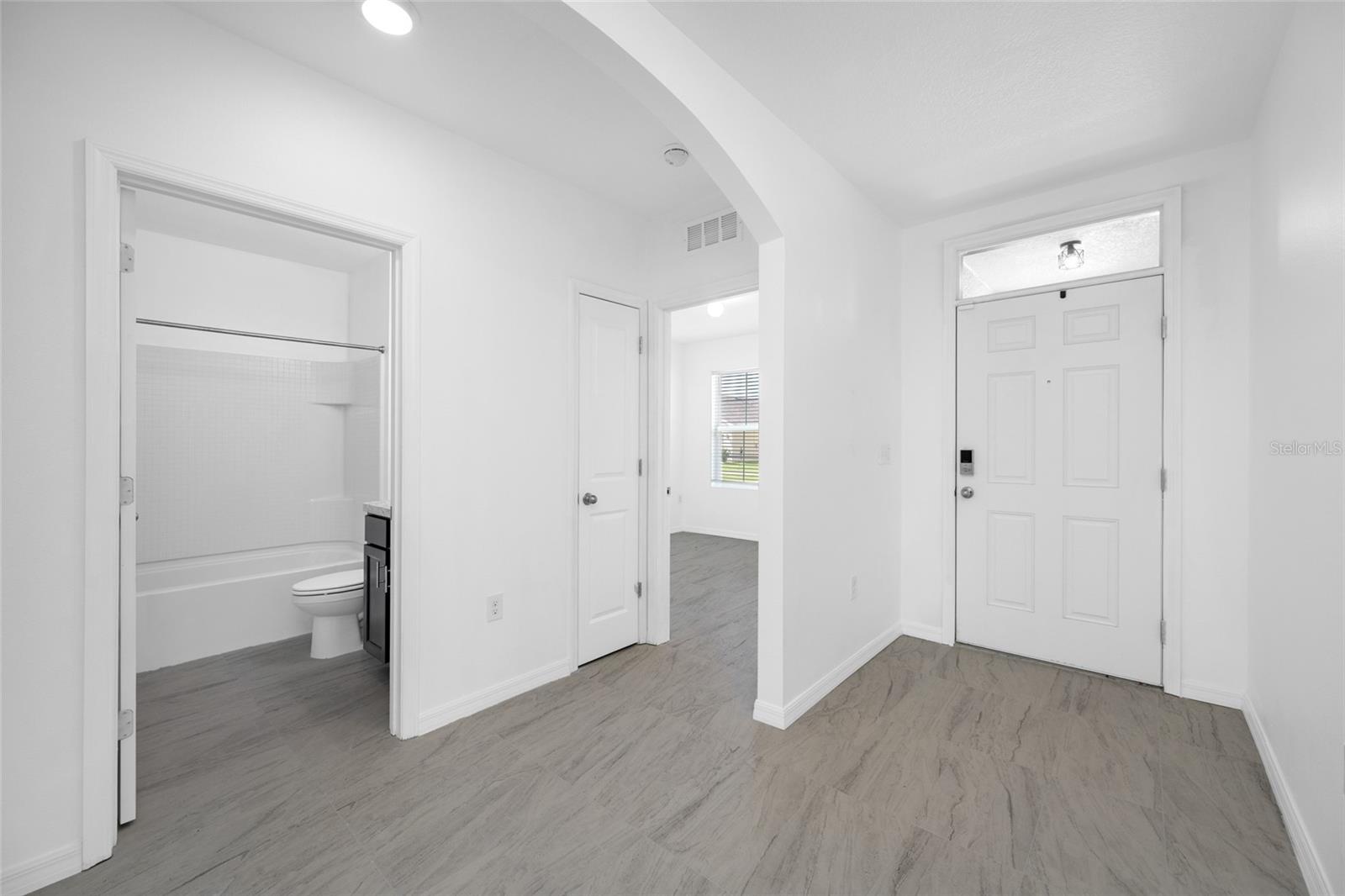 605 BLUE POINT DR — photo 26