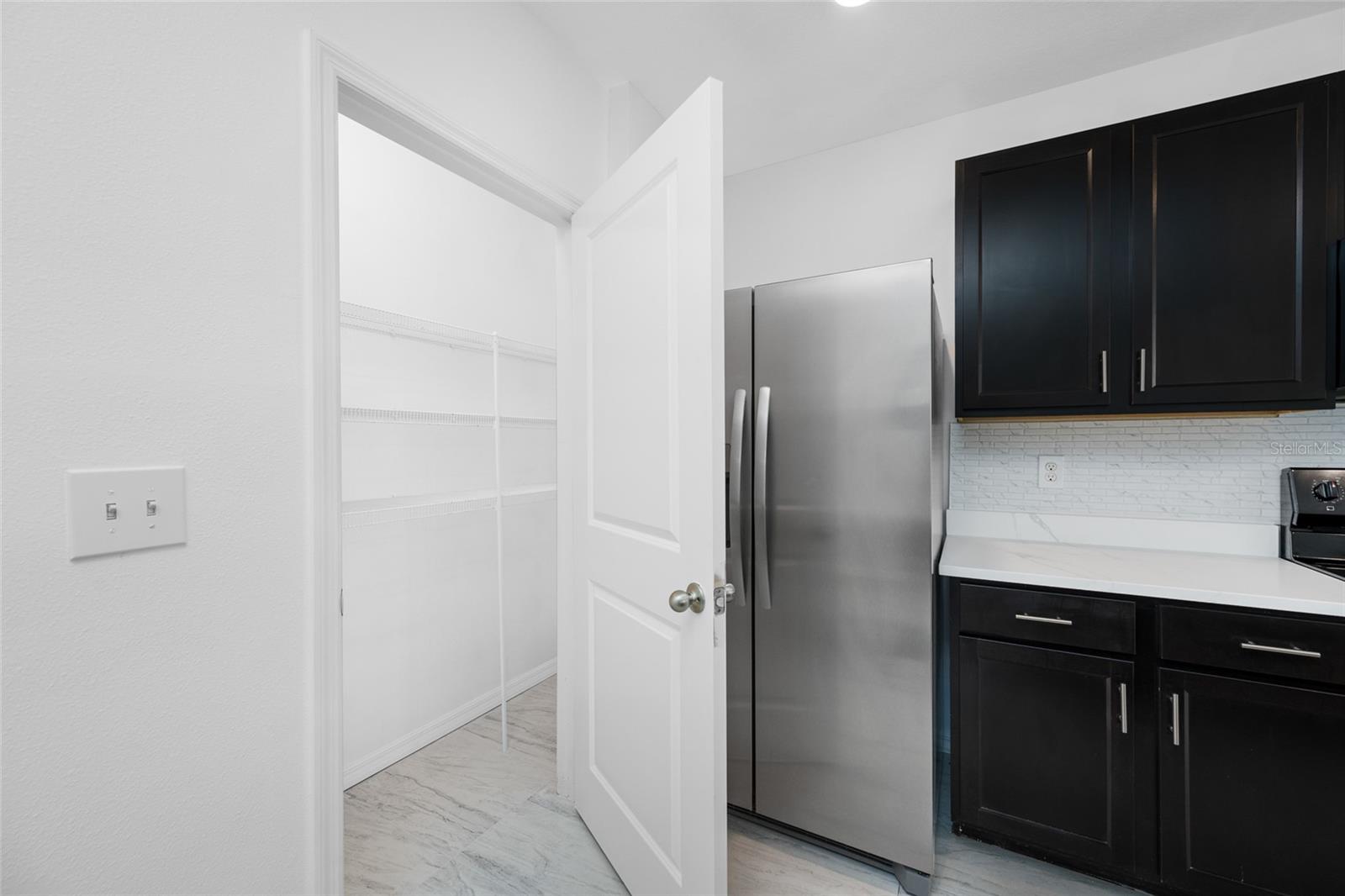 605 BLUE POINT DR — photo 12