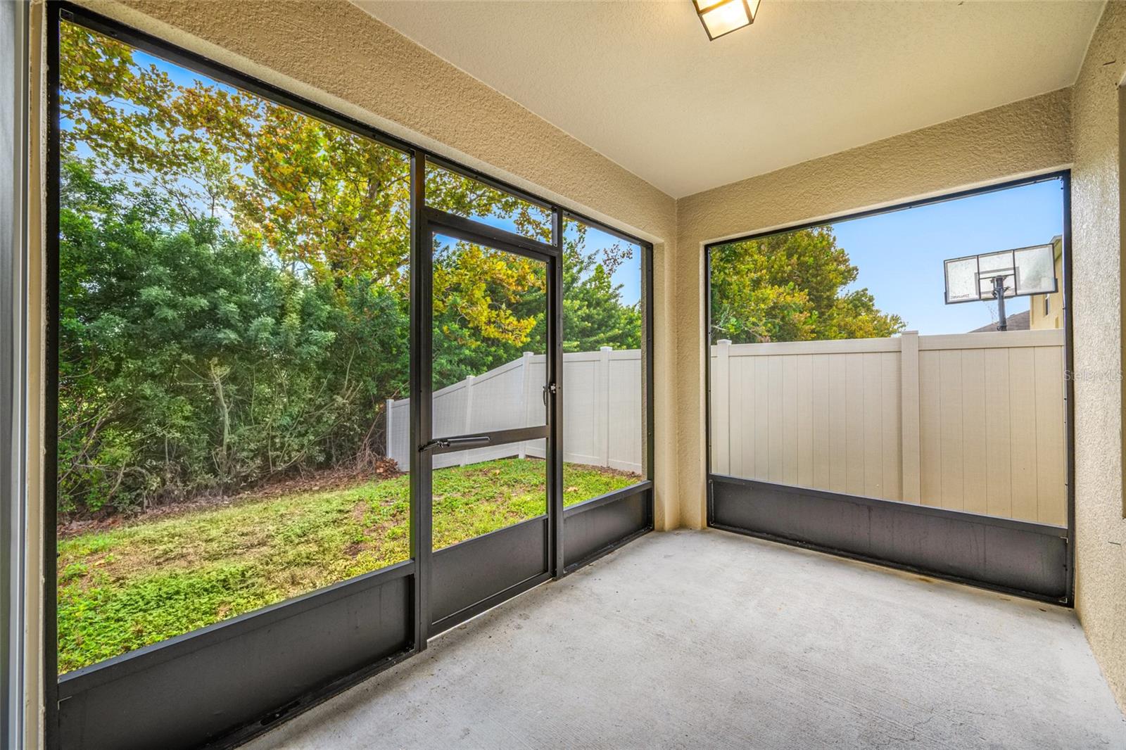 605 BLUE POINT DR — photo 41