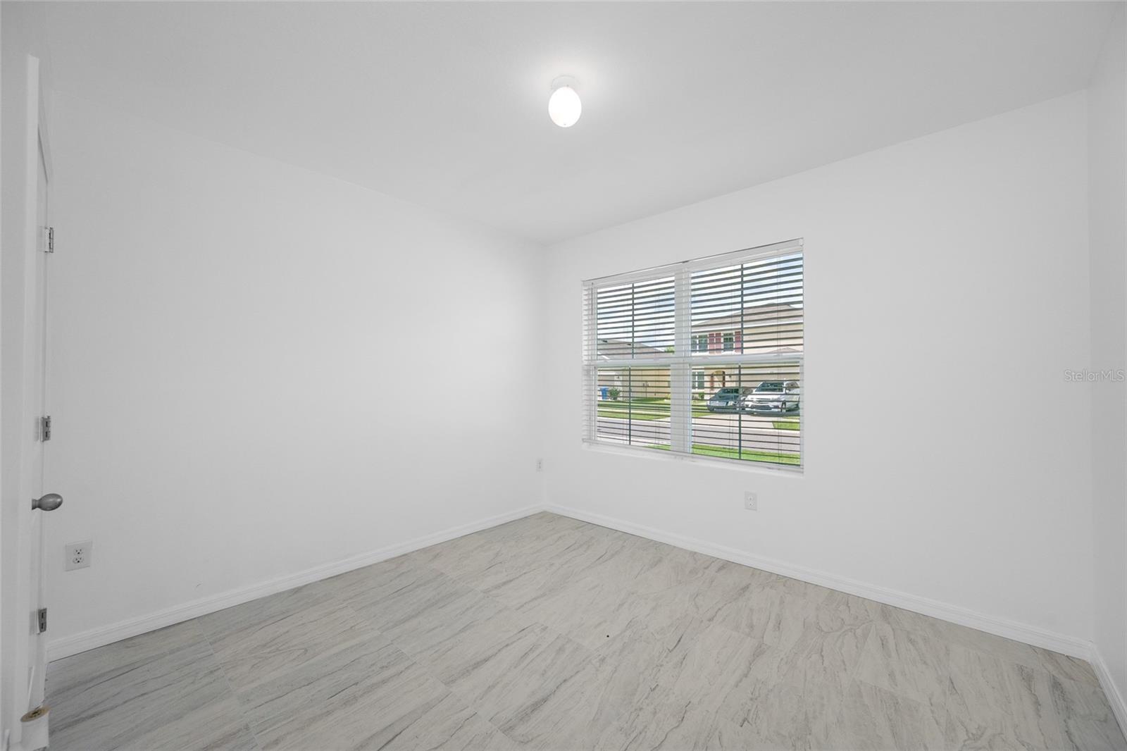 605 BLUE POINT DR — photo 28
