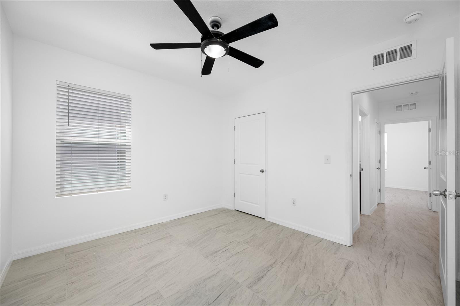 605 BLUE POINT DR — photo 32