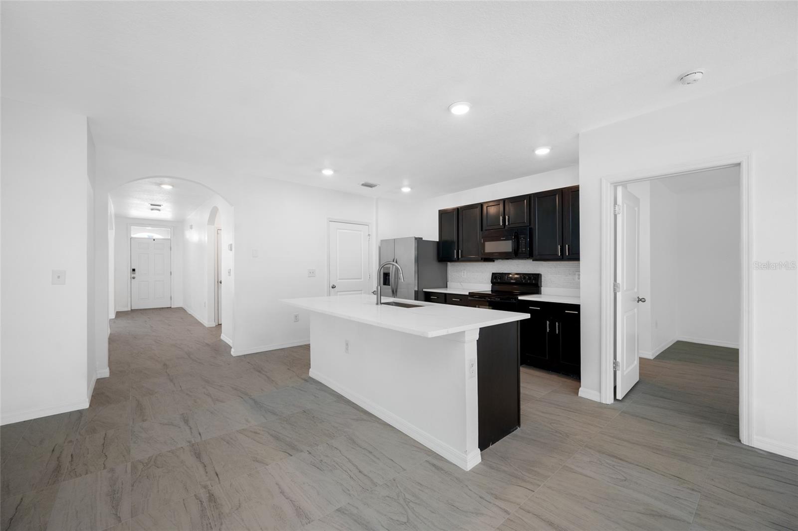 605 BLUE POINT DR — photo 7