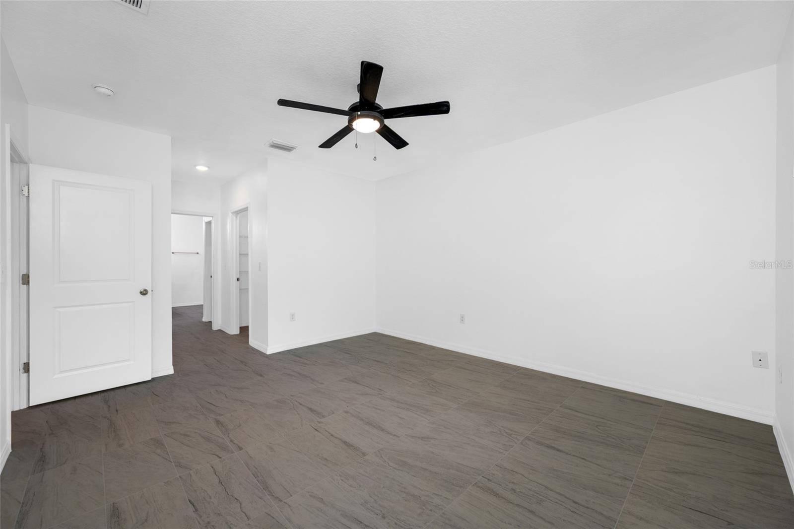 605 BLUE POINT DR — photo 18