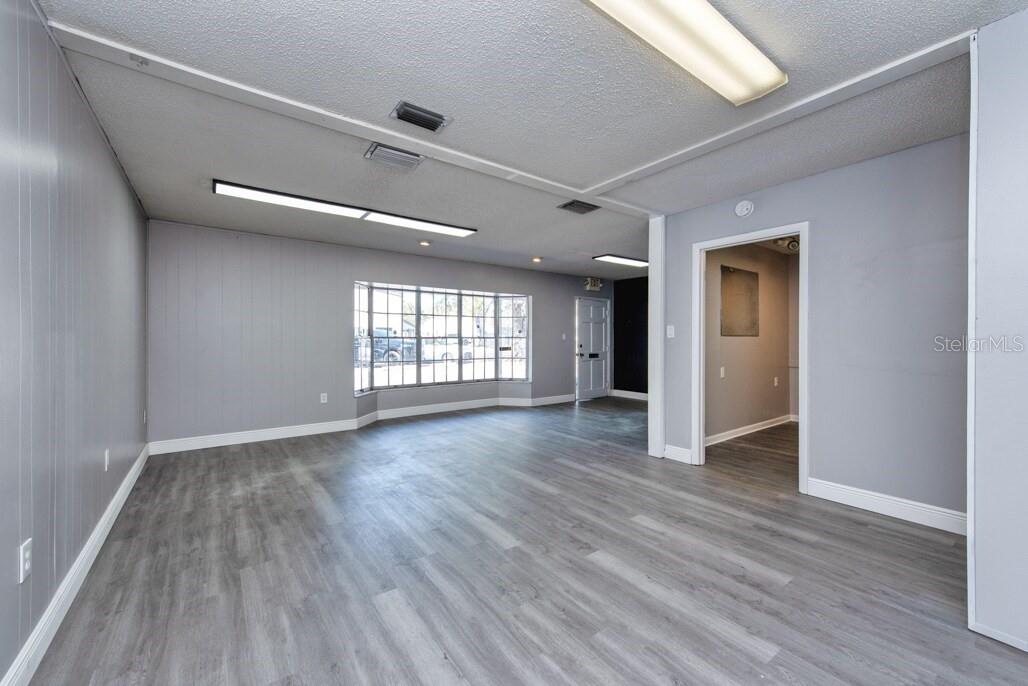 7408 COMMERCE ST — photo 6