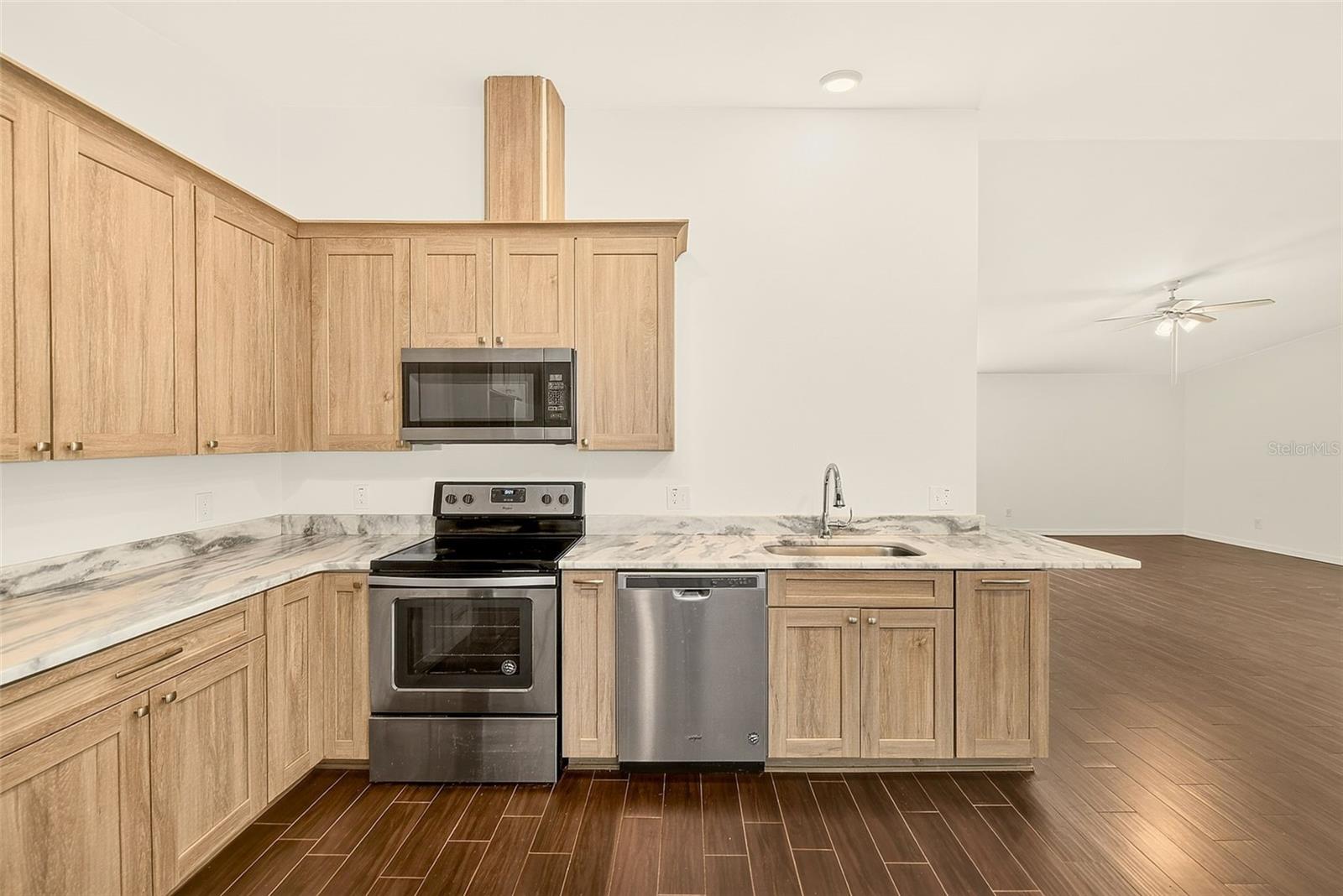 14330 CHANNEL DR — photo 8