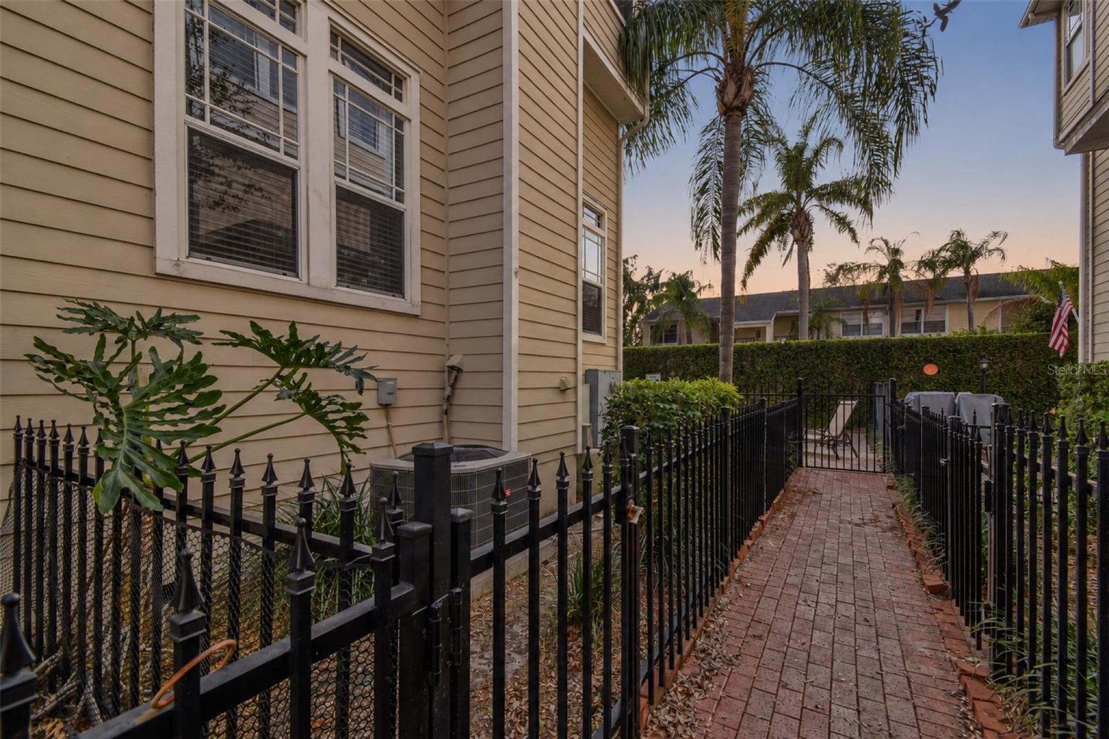 3315 W DE LEON ST #1 — photo 76