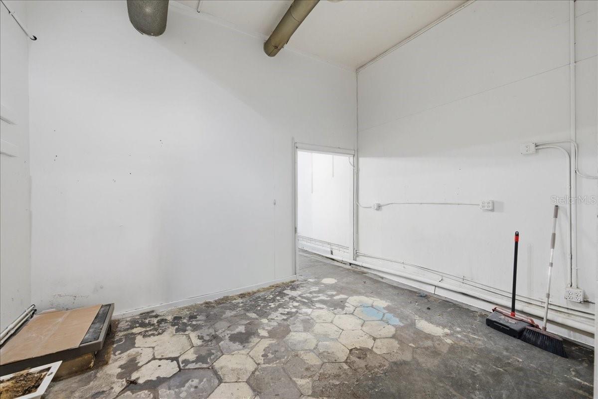 1756 CENTRAL AVE — photo 49