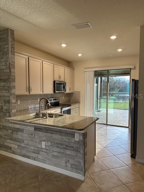 7763 YALE HARBOR DR — photo 2