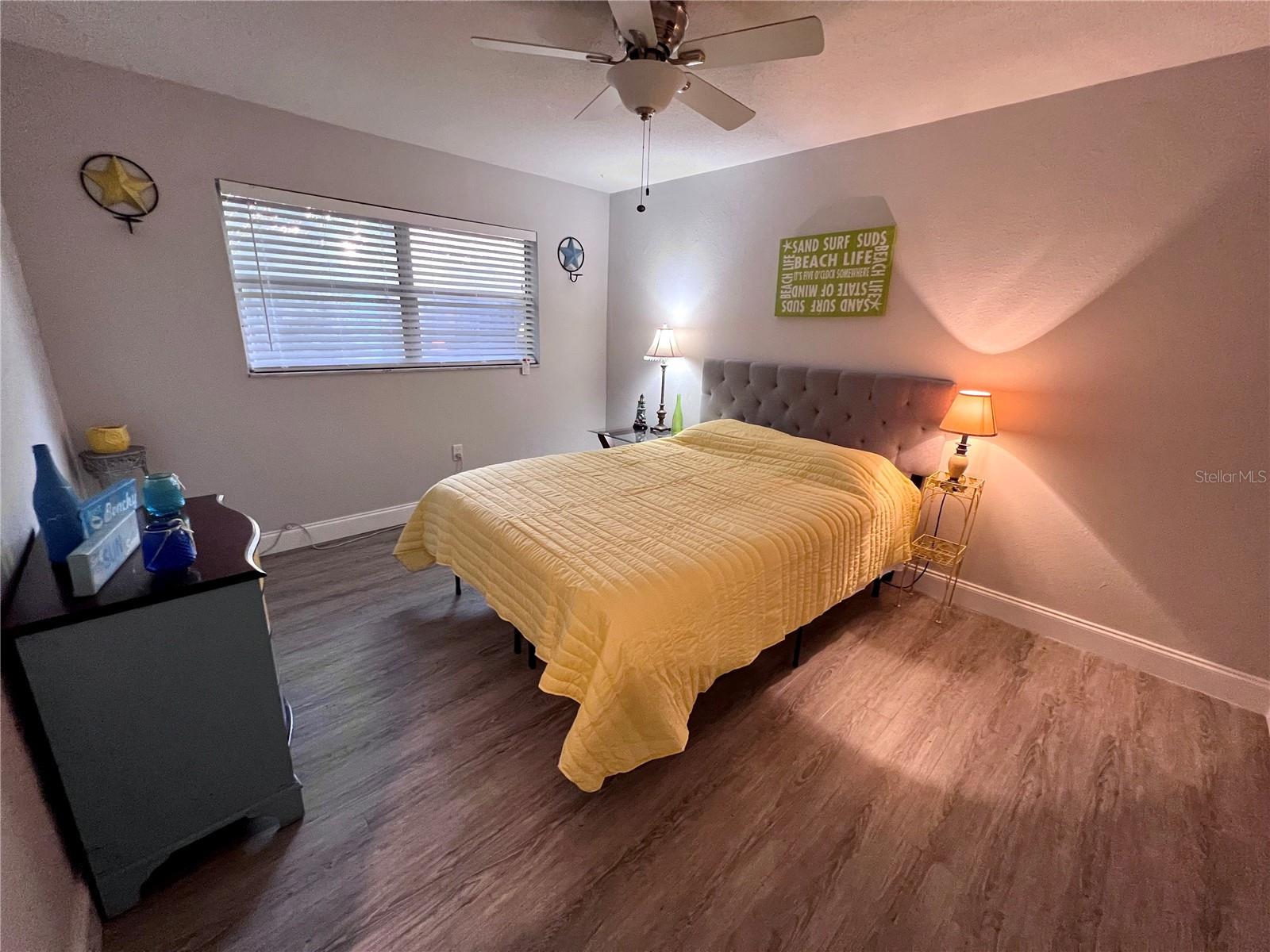 1404 N SATURN AVE — photo 23