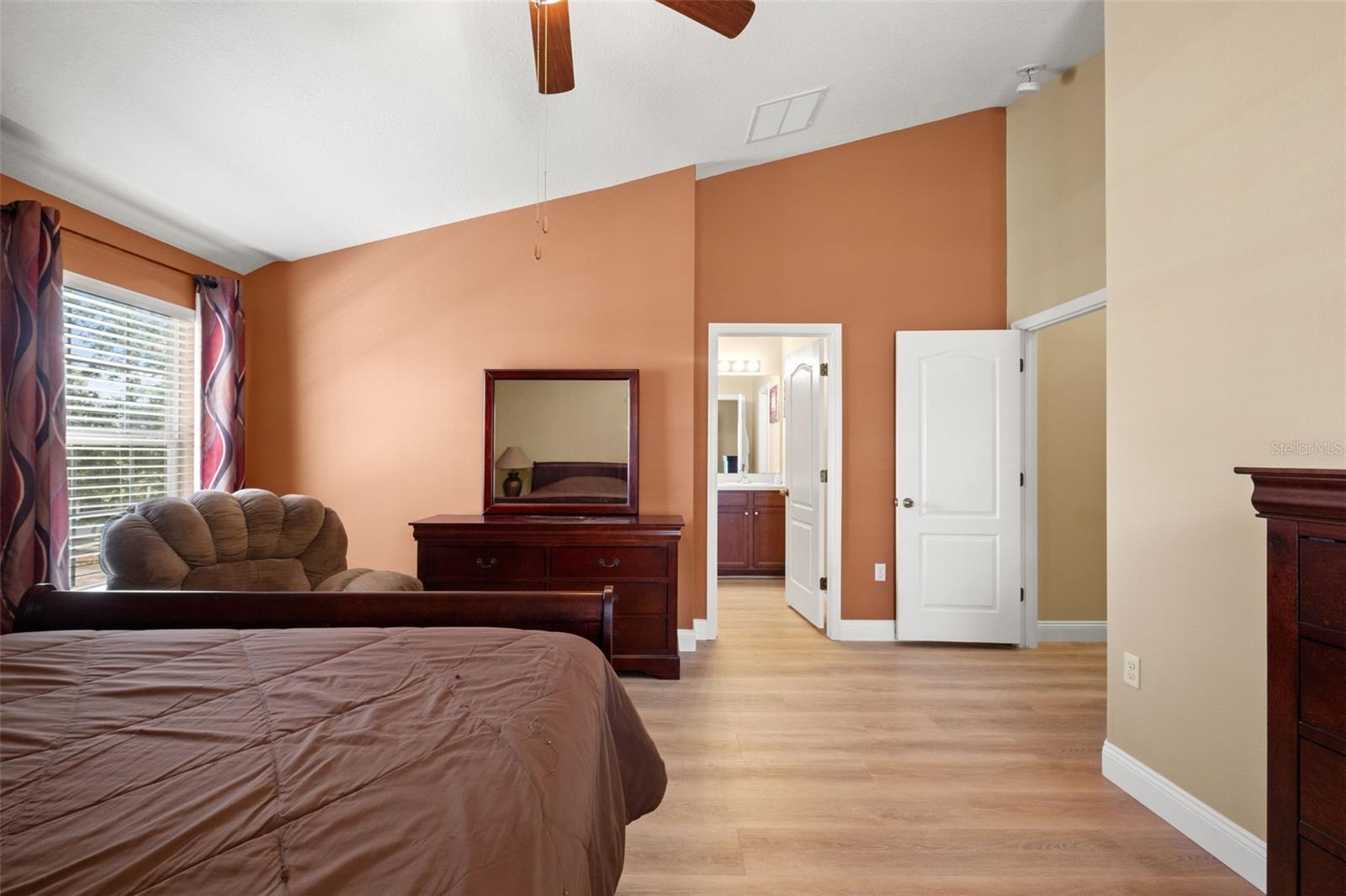 8423 BLUE ROCK DR — photo 25
