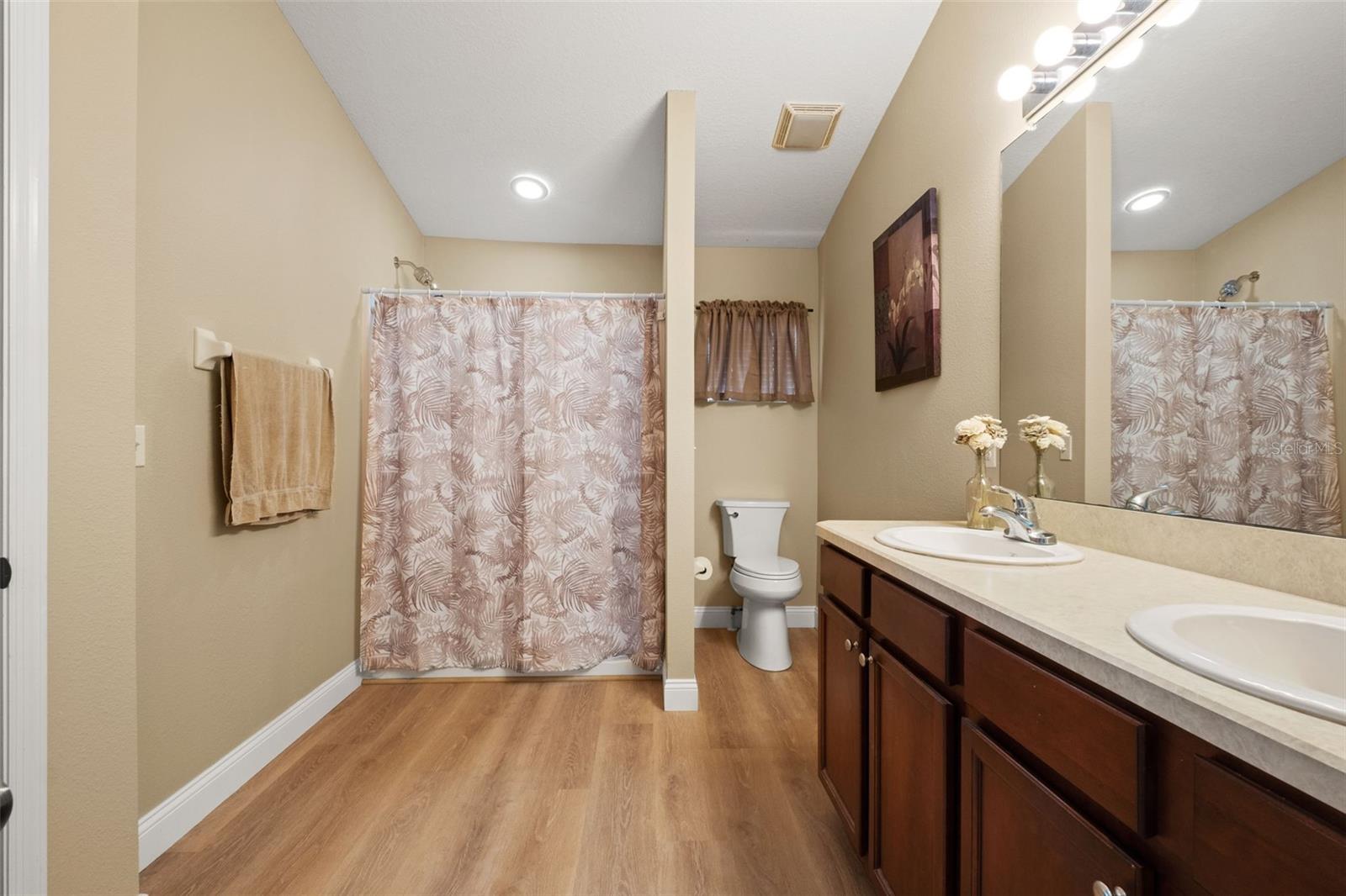 8423 BLUE ROCK DR — photo 29