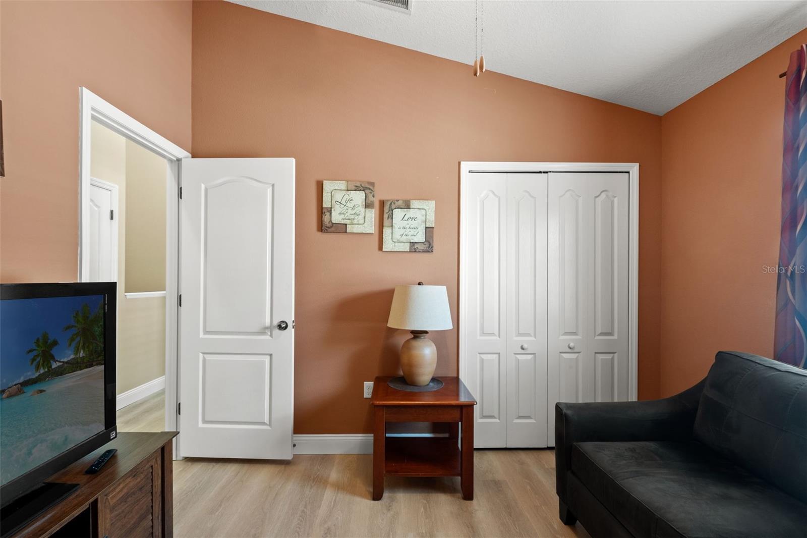 8423 BLUE ROCK DR — photo 32