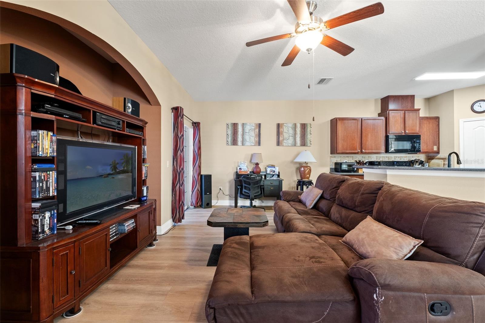 8423 BLUE ROCK DR — photo 8