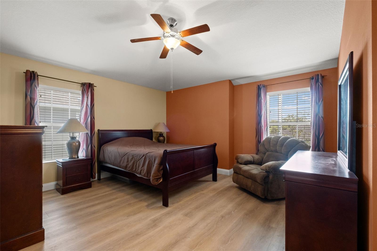 8423 BLUE ROCK DR — photo 24
