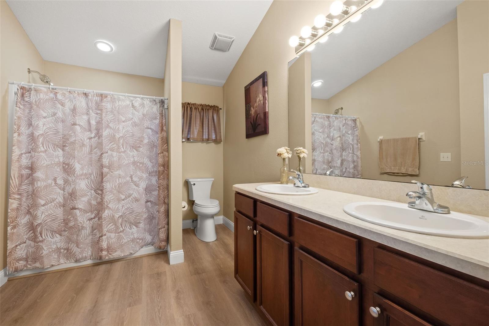 8423 BLUE ROCK DR — photo 30