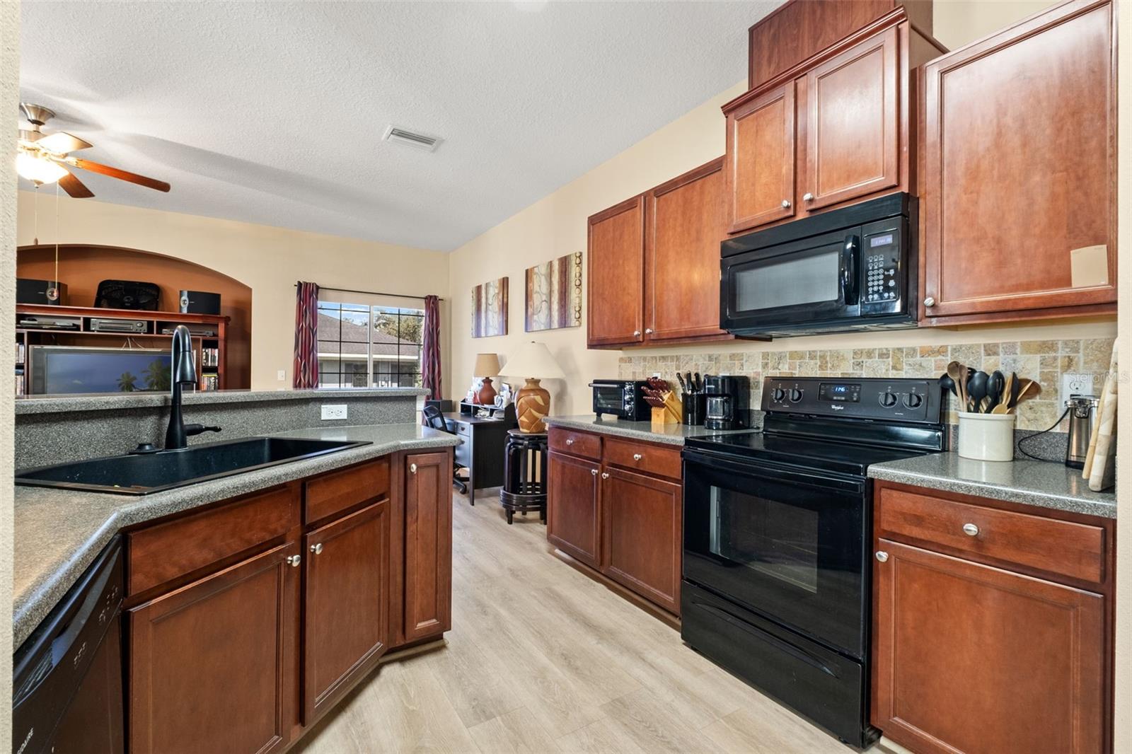 8423 BLUE ROCK DR — photo 13