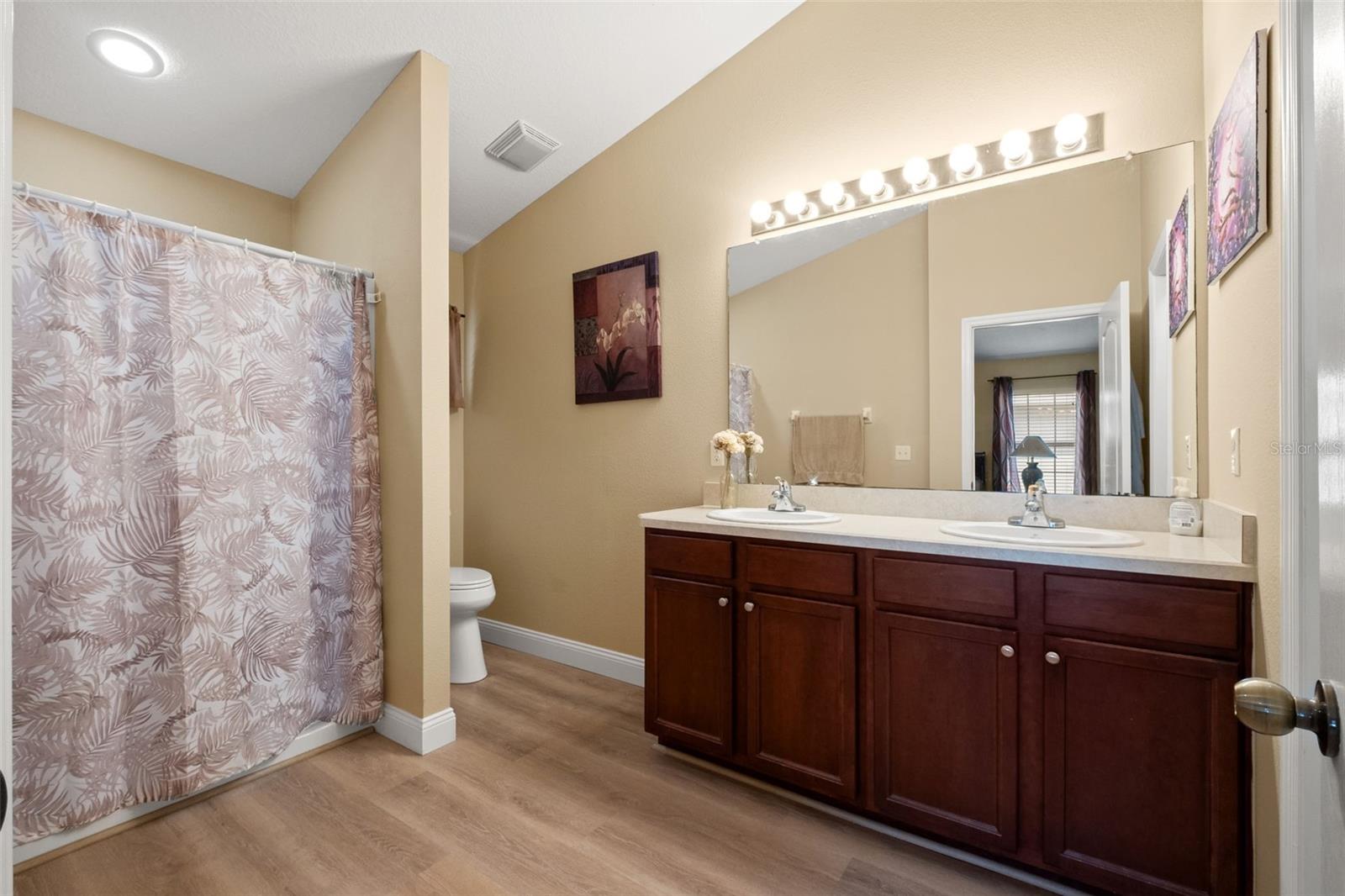 8423 BLUE ROCK DR — photo 28