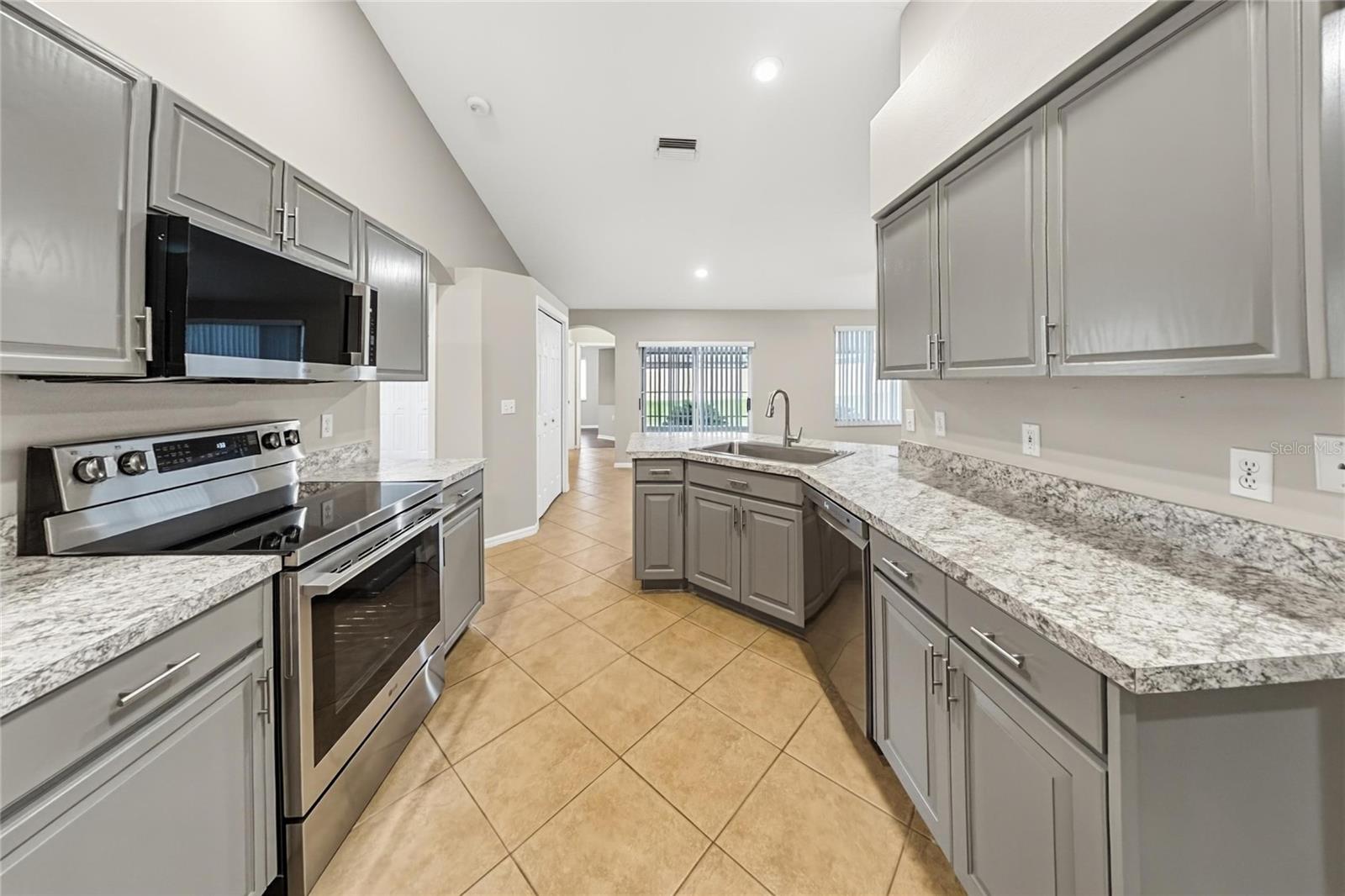 12807 RAYSBROOK DR — photo 7