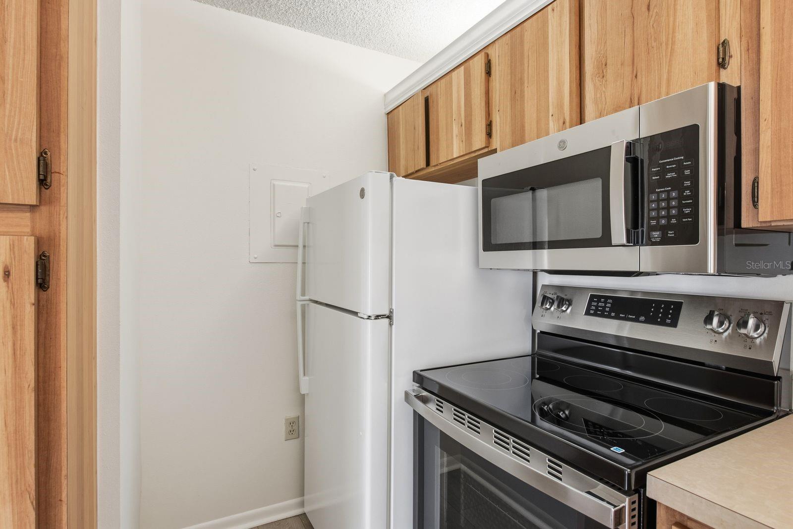 1871 PINE RIDGE WAY W #E1 — photo 21