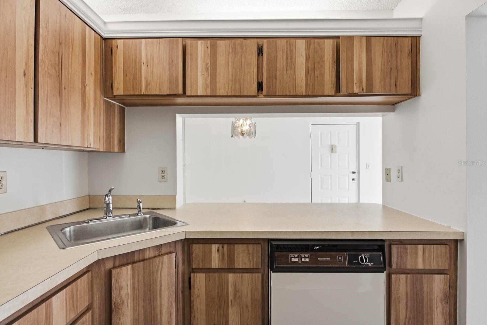 1871 PINE RIDGE WAY W #E1 — photo 22
