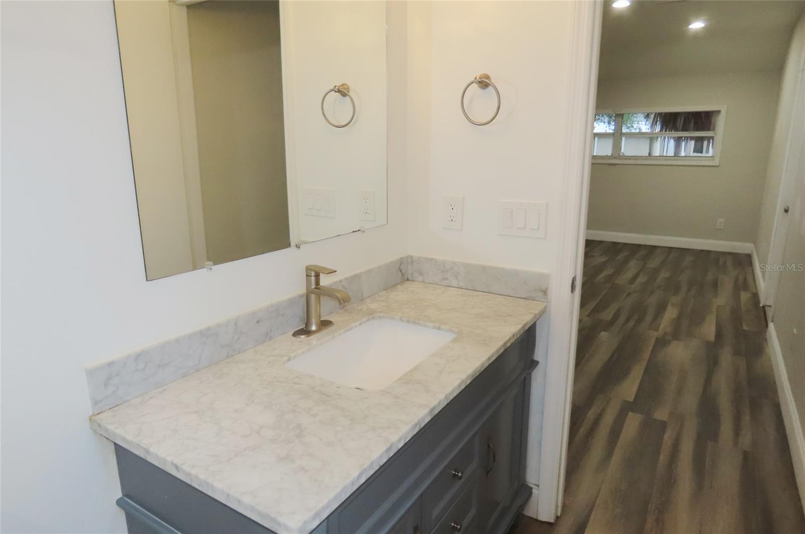 101 N GLENWOOD AVE — photo 21