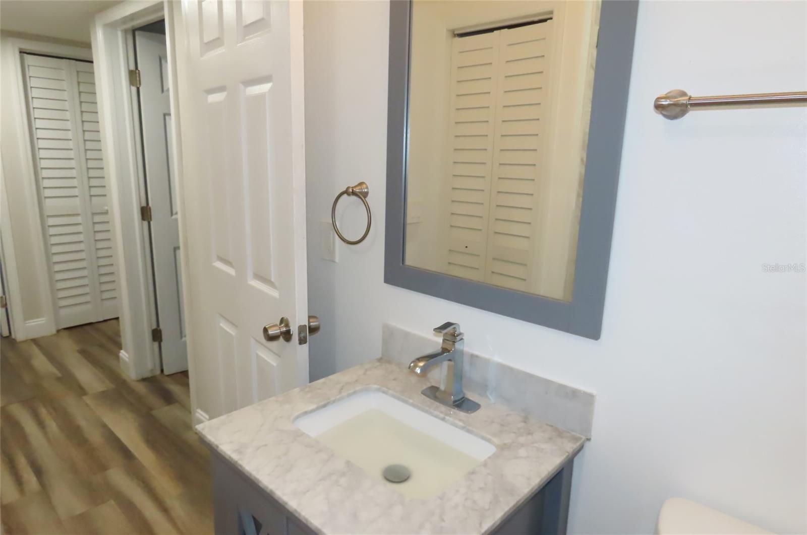 101 N GLENWOOD AVE — photo 32