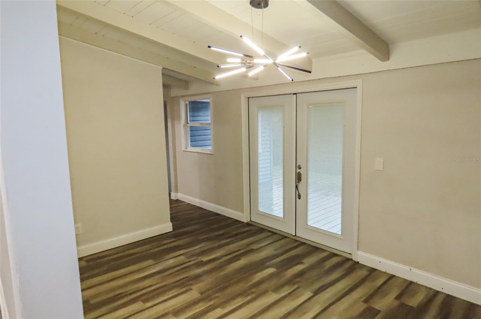 101 N GLENWOOD AVE — photo 5