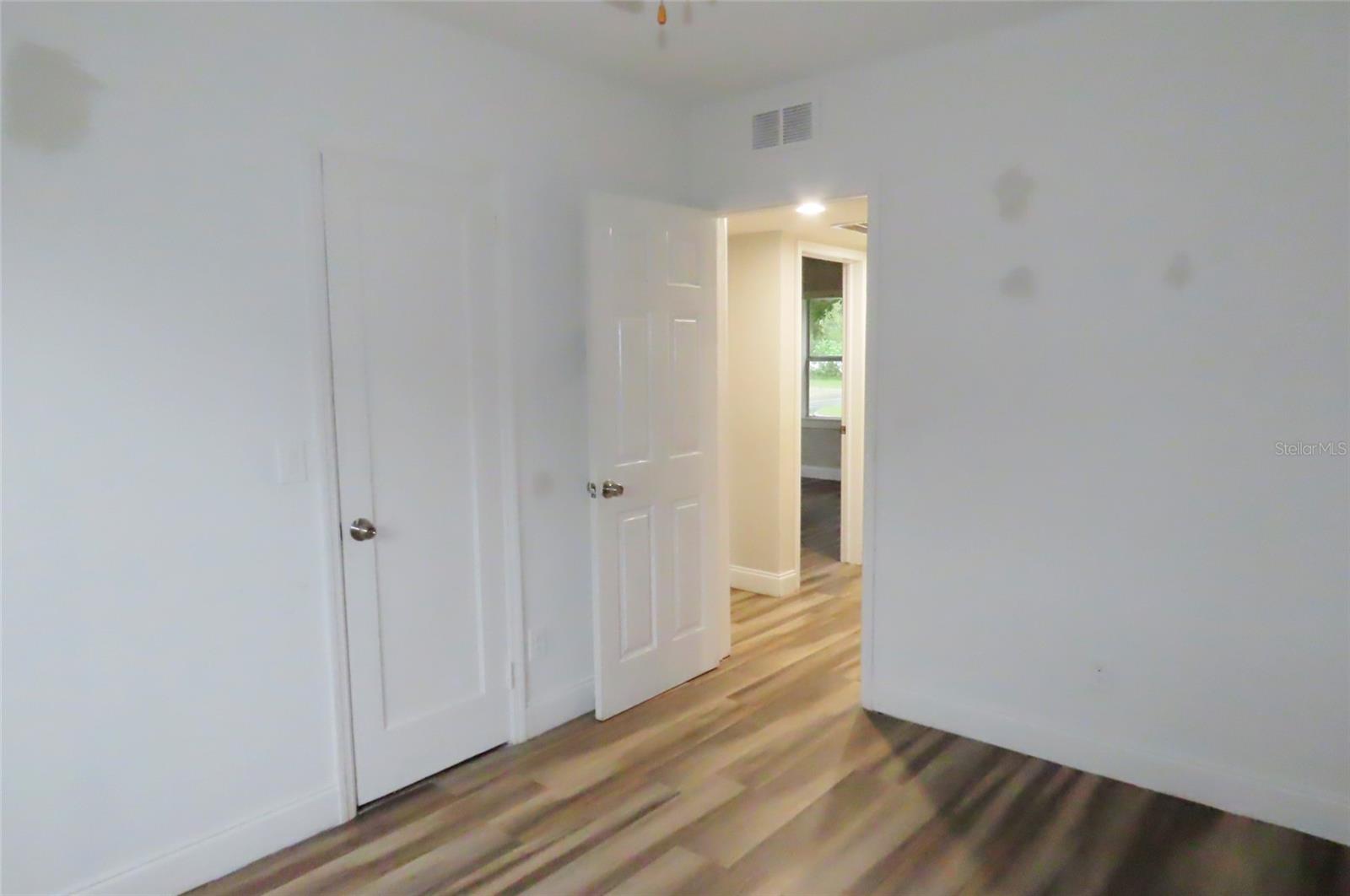 101 N GLENWOOD AVE — photo 24