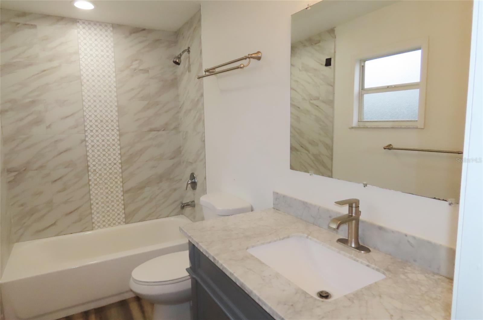 101 N GLENWOOD AVE — photo 20