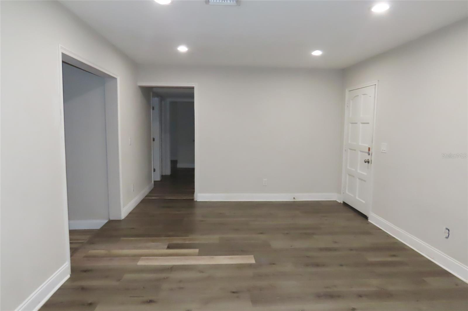 101 N GLENWOOD AVE — photo 37