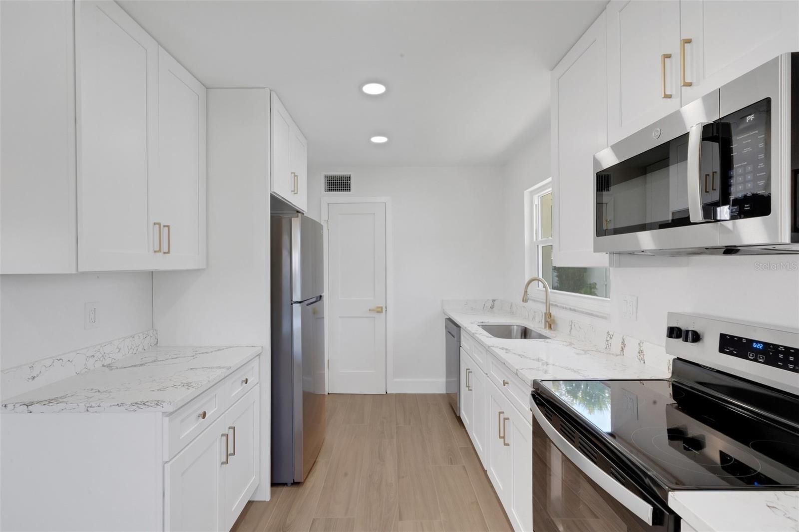 209 BEL FOREST DR #1 — photo 25