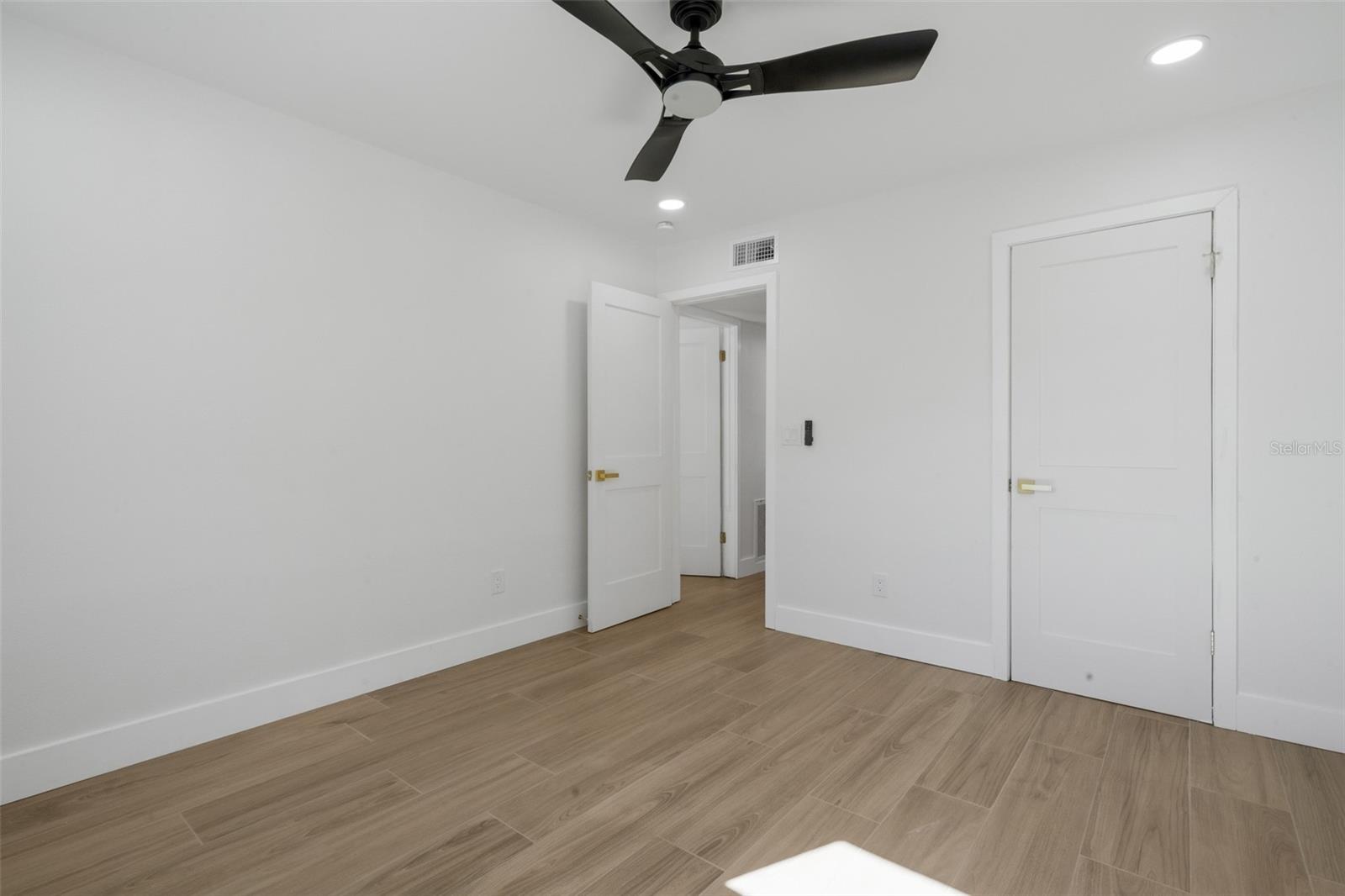 209 BEL FOREST DR #1 — photo 36