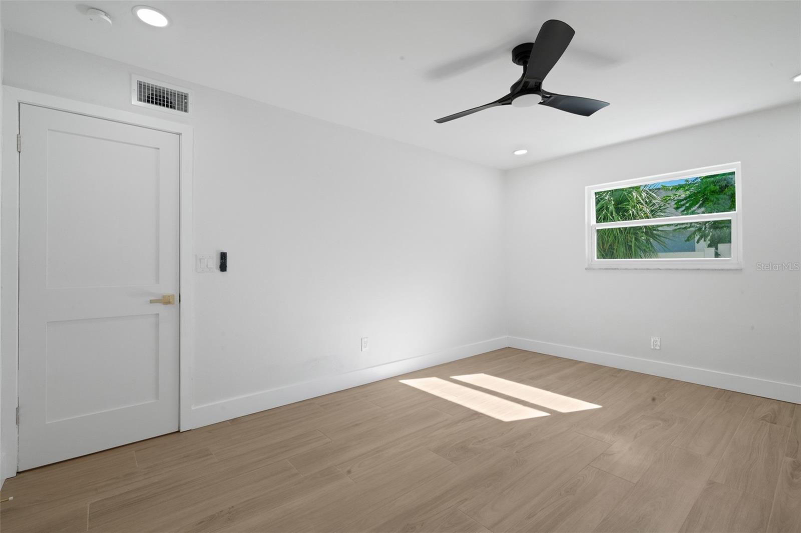 209 BEL FOREST DR #1 — photo 33