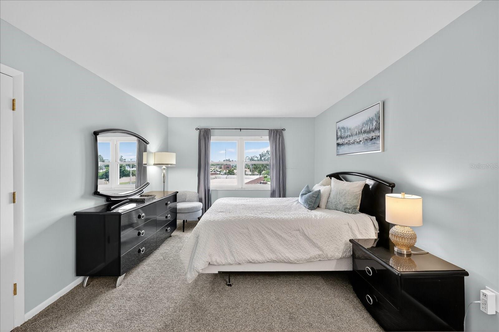 5020 BRITTANY DR S #322 — photo 25