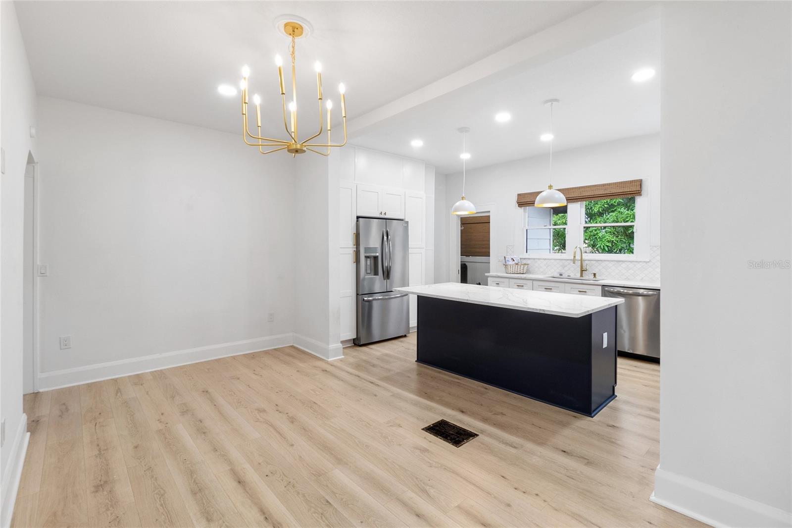 2243 HIGHLAND ST S — photo 9