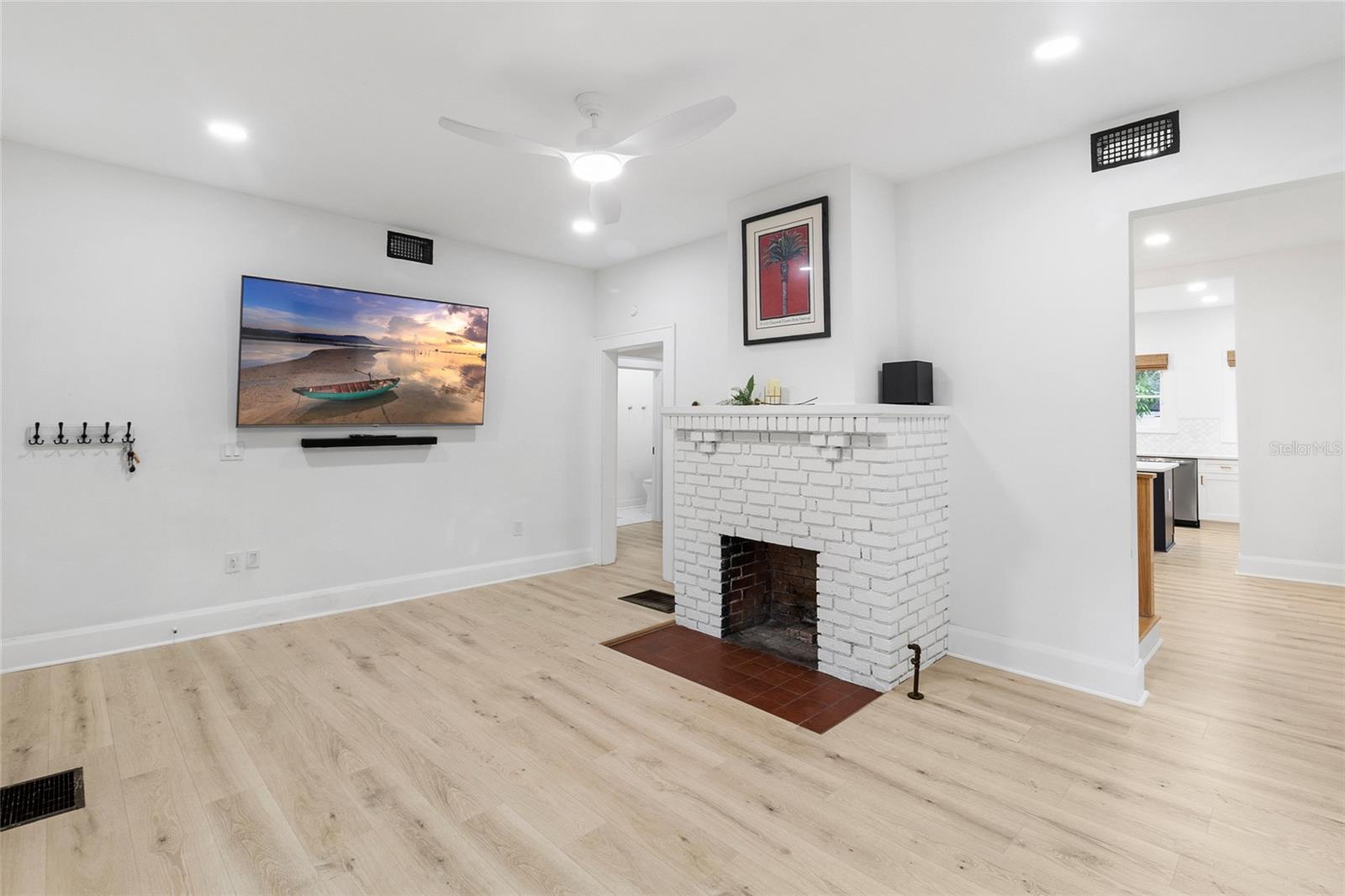 2243 HIGHLAND ST S — photo 5