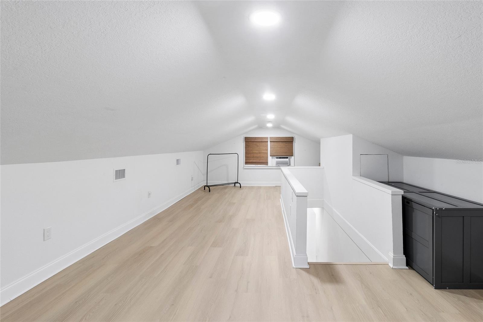 2243 HIGHLAND ST S — photo 32