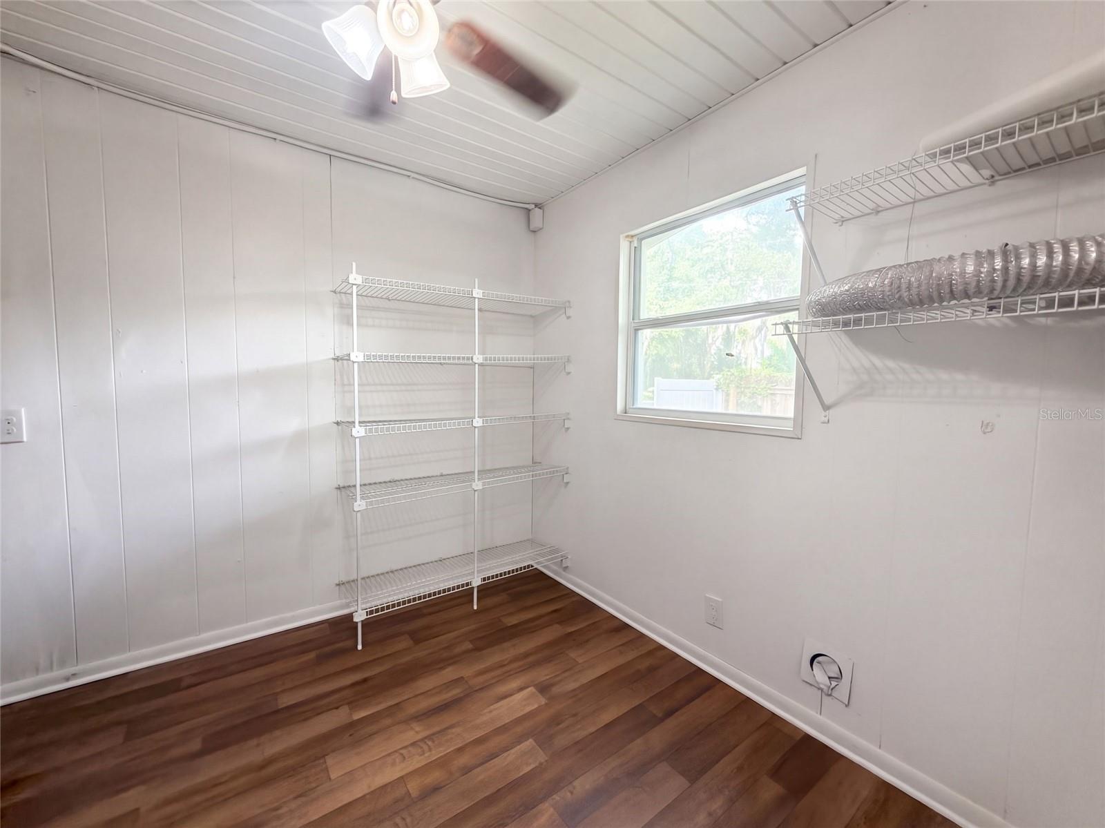 409 BERWICK AVE — photo 20