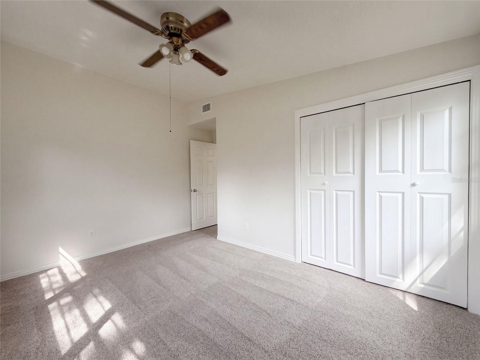 409 BERWICK AVE — photo 12