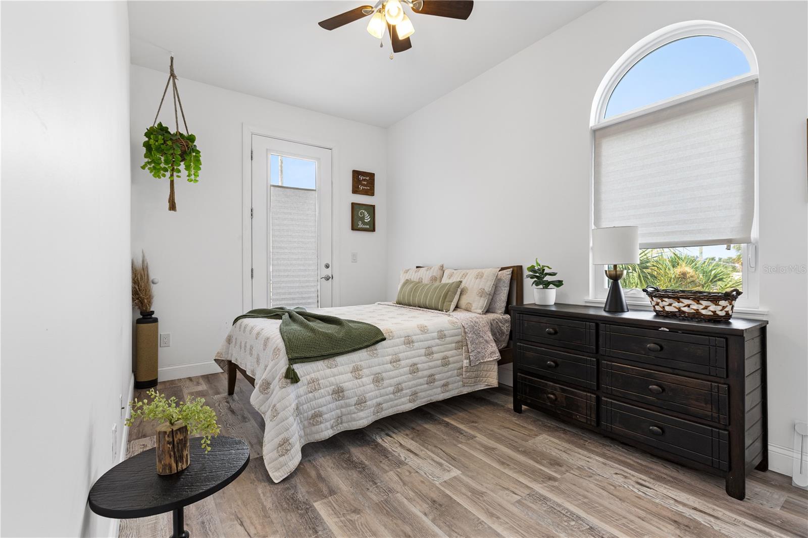 2113 W CASS ST #1 — photo 24