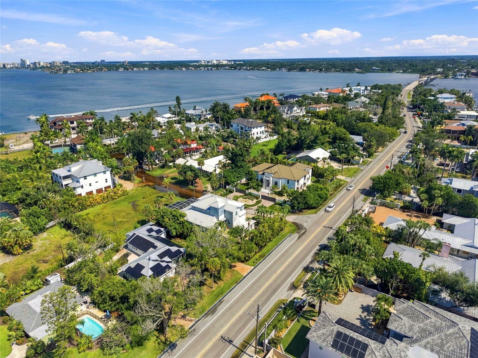 617 SIESTA DR — photo 3