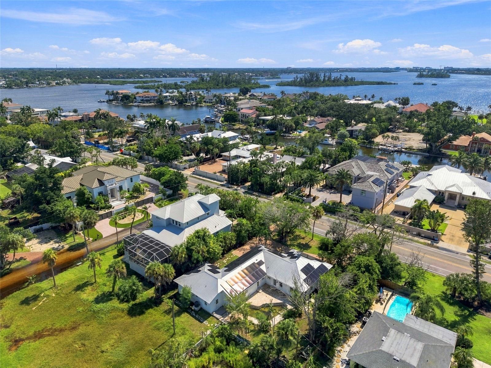617 SIESTA DR — photo 8