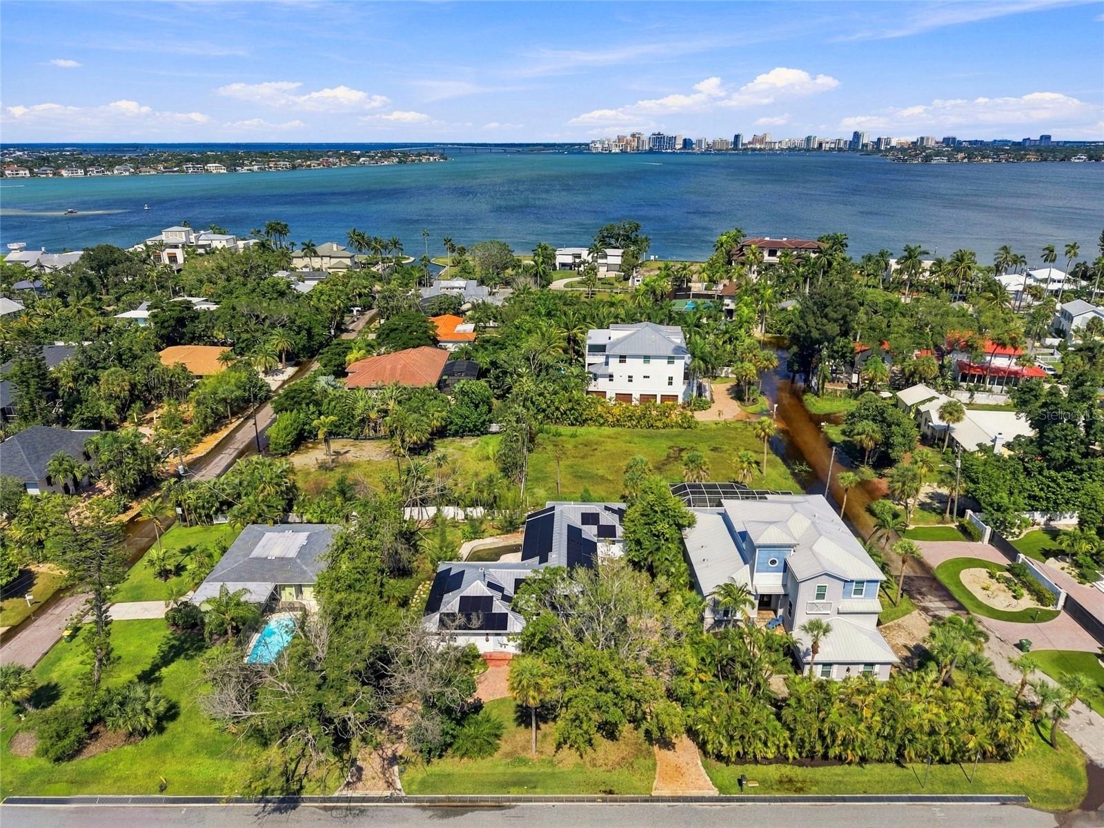 617 SIESTA DR — photo 2