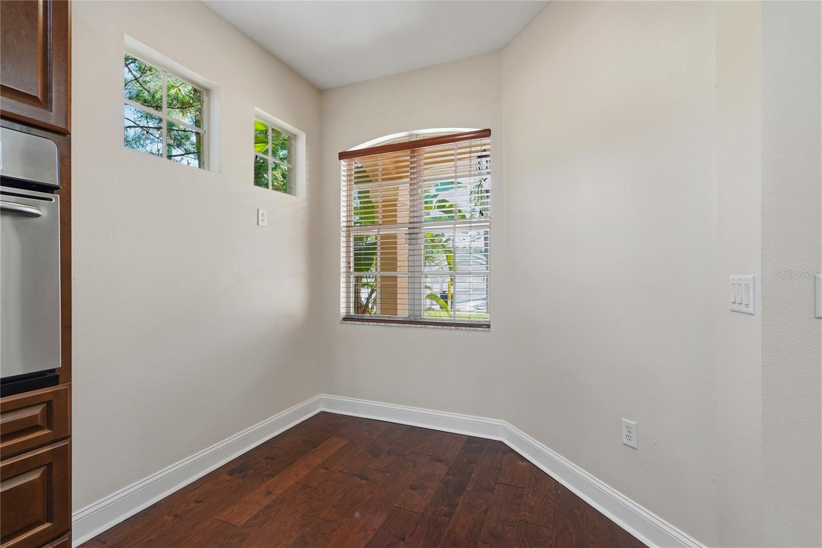 7323 GABERIA RD — photo 10
