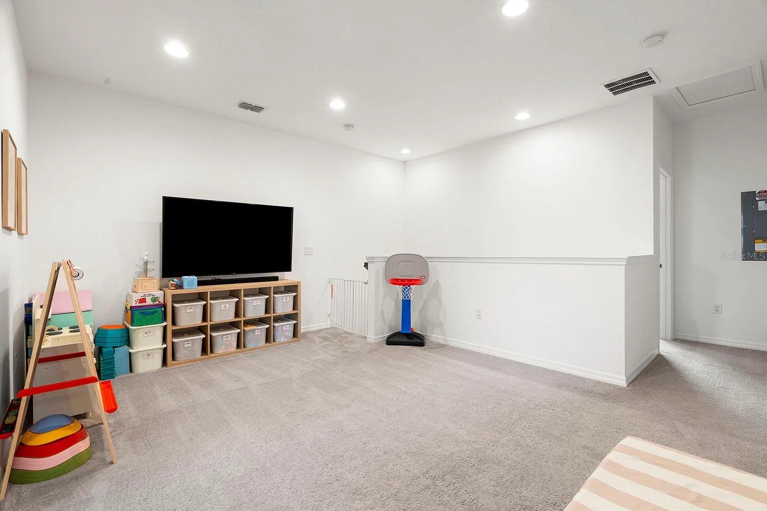 6320 GOLDCOAST AVE — photo 16